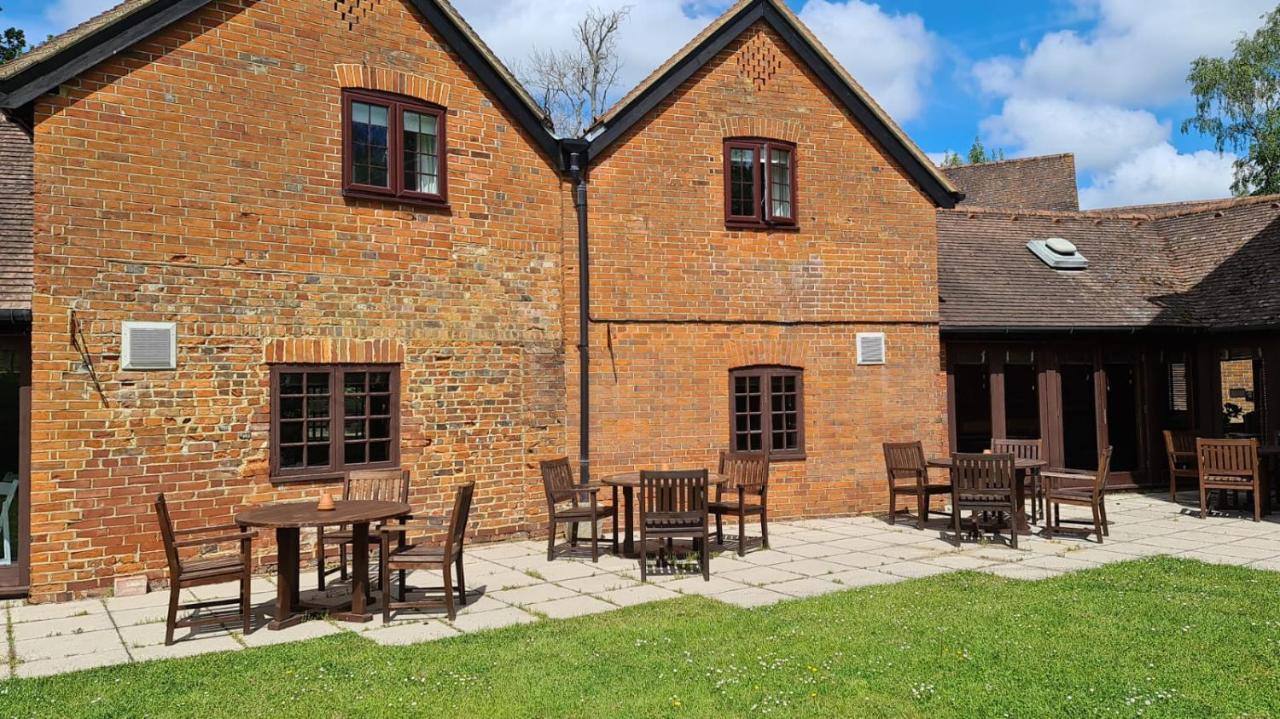 The Grange On Warbrook Estate 호텔 훅 외부 사진